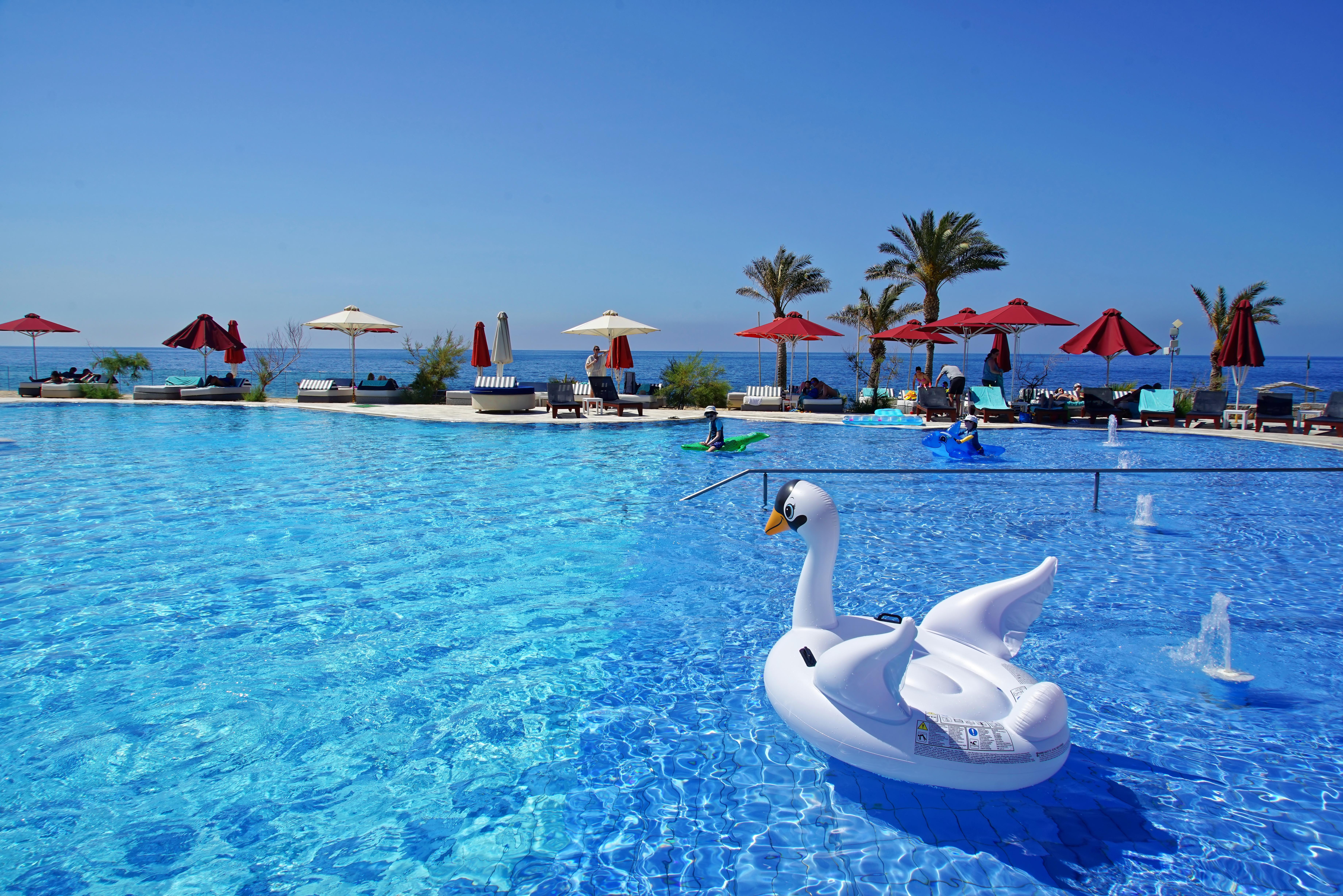 Minos Imperial Luxury Beach Resort & Spa Milatos Esterno foto A pool in Cyprus
