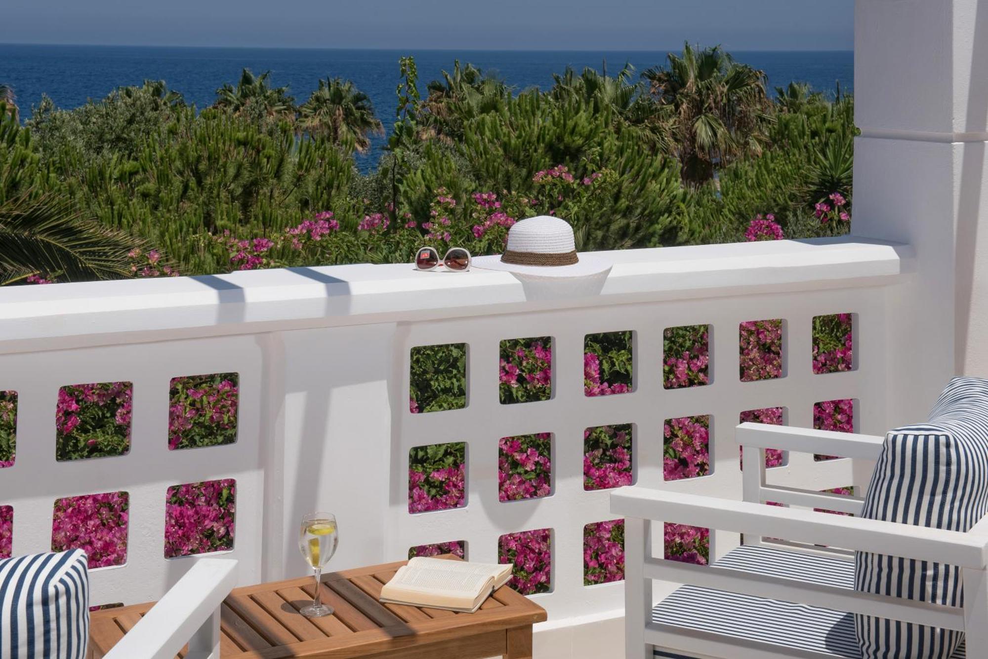 Minos Imperial Luxury Beach Resort & Spa Milatos Esterno foto A balcony at the hotel